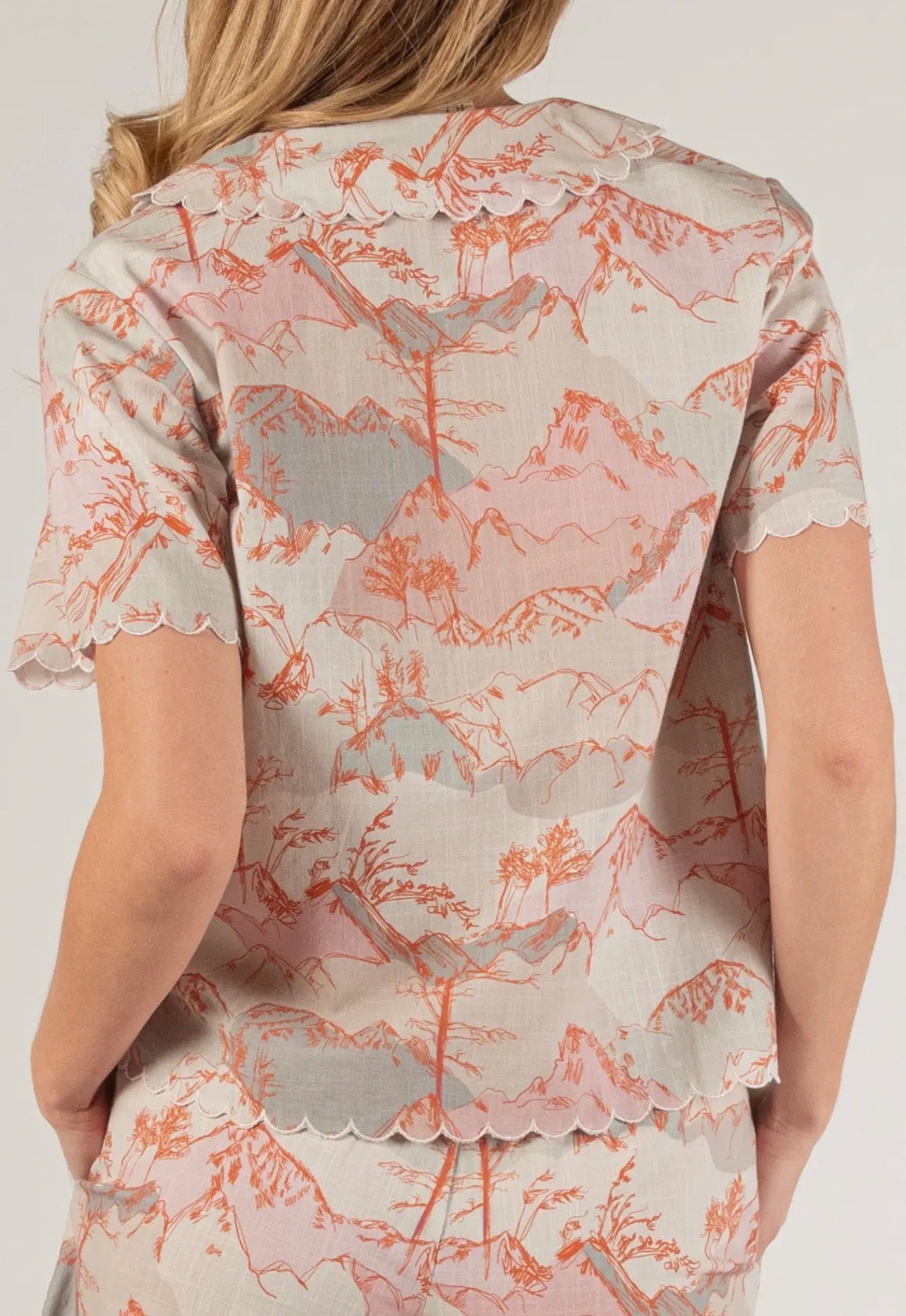 Mountain Muse Scallop Hem Button Up