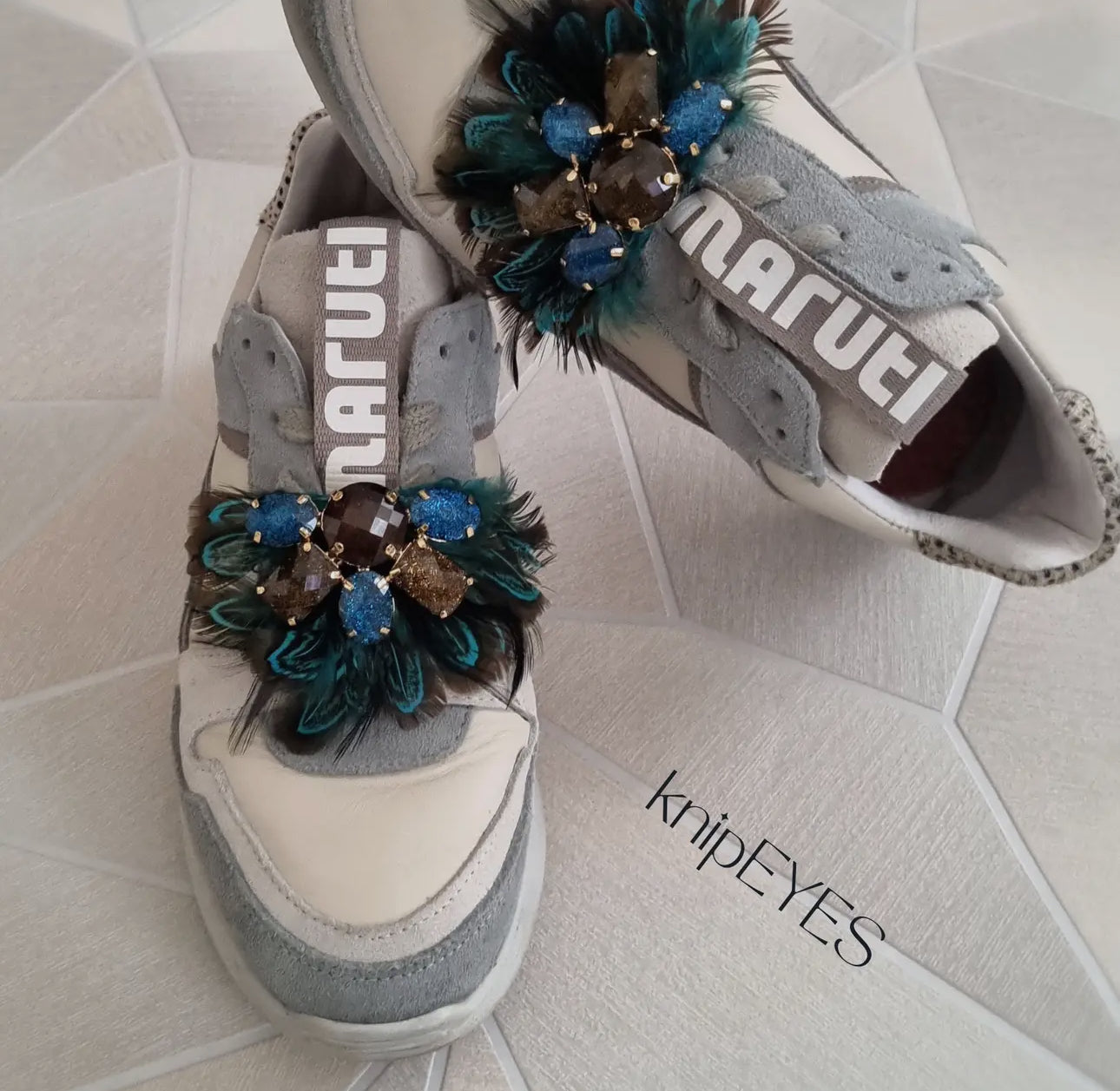 Feather Embellished Shoe Clip