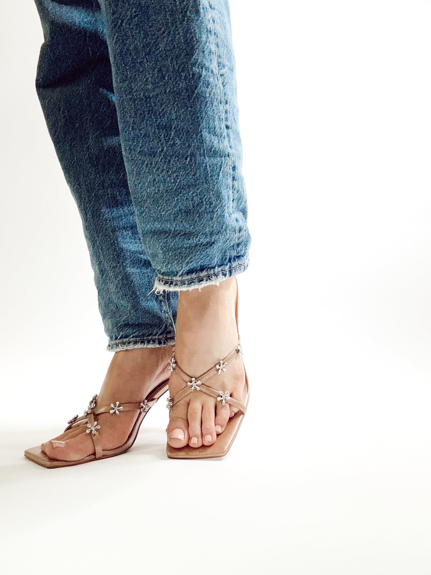 COCONUTS BY MATISSE- Levi