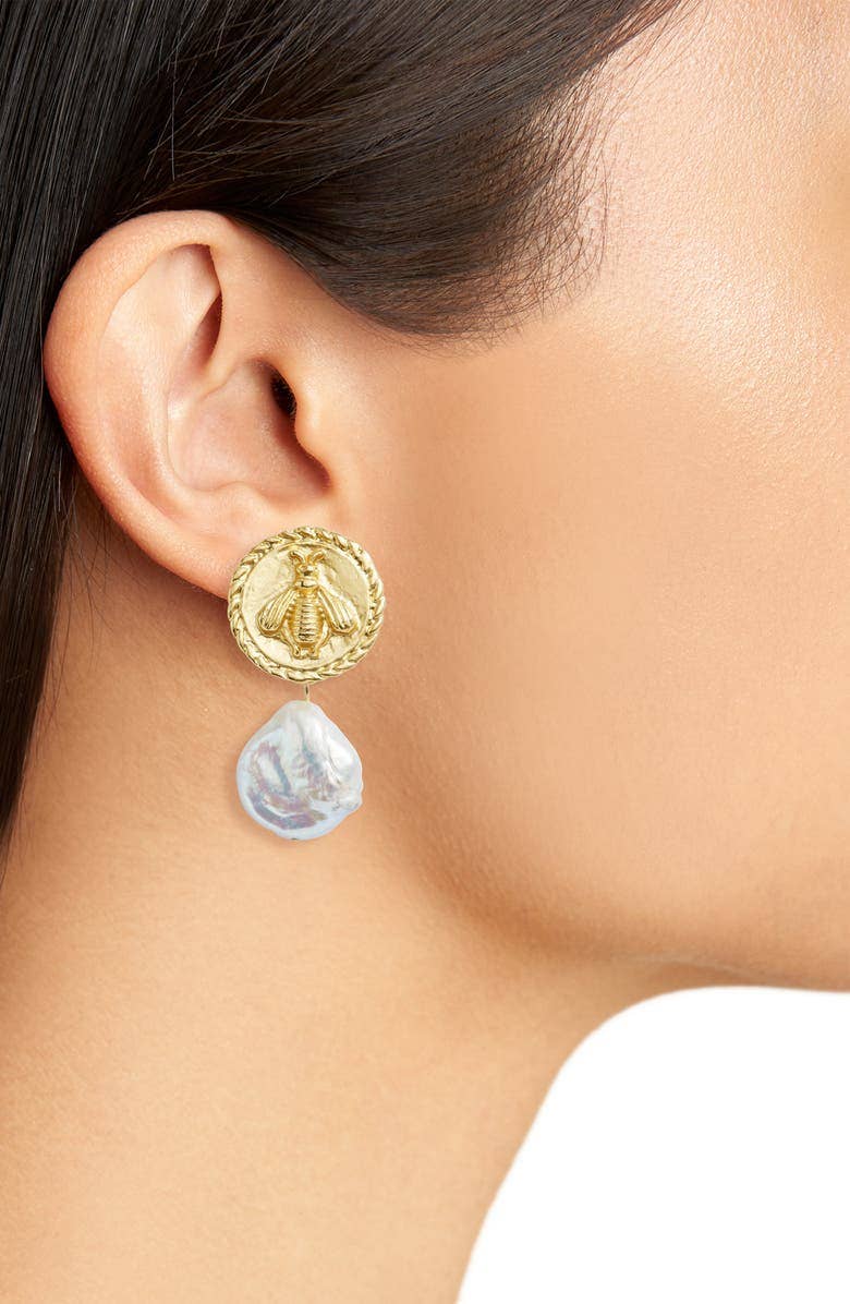 Bee Clip On & Flat Pearl Drop